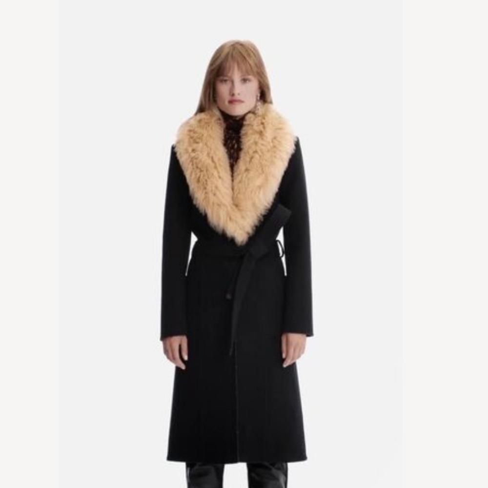LOUIS VUITTON SHEARLING COLLAR BELTED COAT